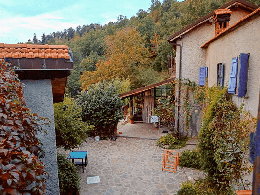 la-citta-invisibile-foto-piana-crixia-esplora_cortile